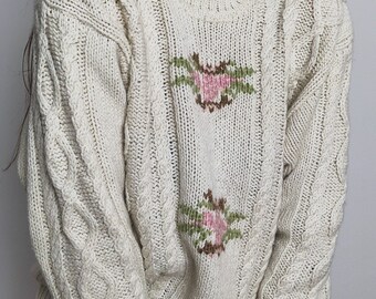 Coarse sweater with jacquard flowers in wool and cotton