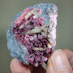 Erythrite with Quartz - 6x5x3.5 cm, Bou Azzer, Morocco