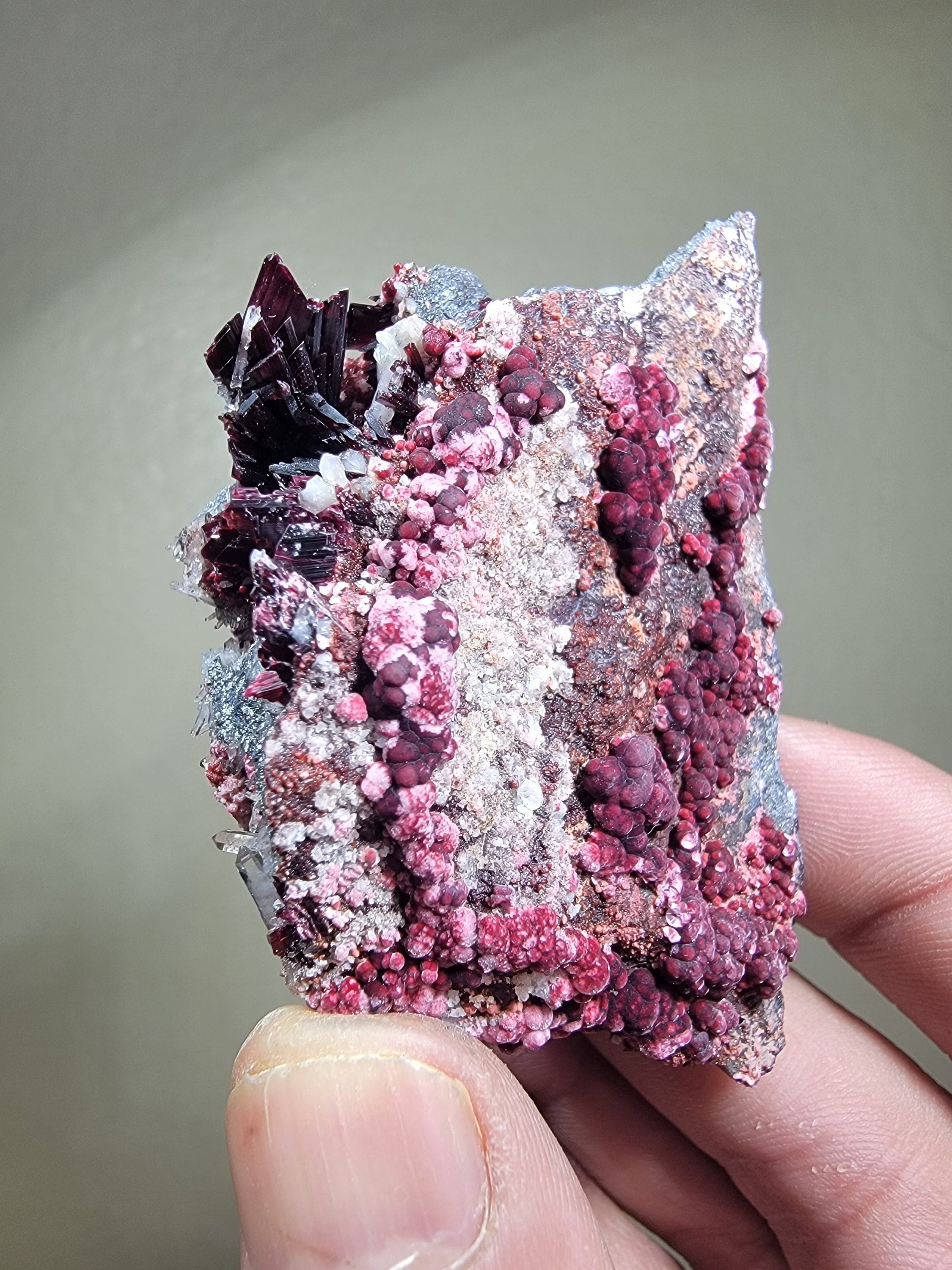 Erythrite with Quartz - 6.5x4.5x3 cm, Bou Azzer, Morocco