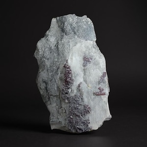 Proustite na kalcycie - kopalnia Bouismas, Bou Azzer, Maroko