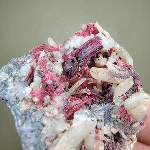 Erythrite on Quartz - 4.5x3x2 cm, Bou Azzer, Morocco