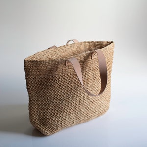 Handmade raffia bag, beach bag, women's bag, summer bag, natural, hand-woven, made in Madagascar,  shoulder bag,