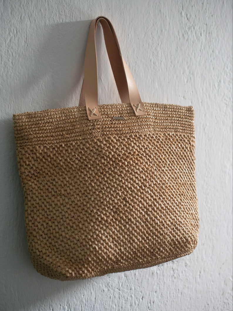 Handmade raffia bag, beach bag, women's bag, summer bag, natural, hand-woven, made in Madagascar, shoulder bag, image 5