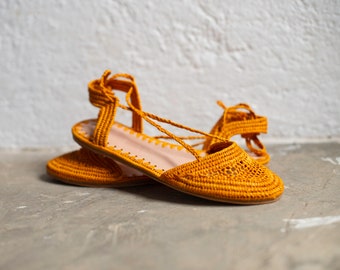 Raffia sandalen voor dames. Marokkaanse muiltjes voor de zomer.