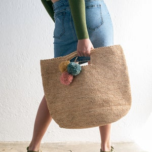 Handmade raffia bag, women's bag, summer bag, natural, hand-woven, made in Madagascar, shoulder bag, handmade image 2