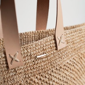 Handmade raffia bag, beach bag, women's bag, summer bag, natural, hand-woven, made in Madagascar, shoulder bag, image 7