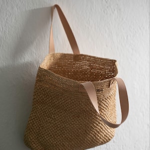 Handmade raffia bag, beach bag, women's bag, summer bag, natural, hand-woven, made in Madagascar, shoulder bag, image 8