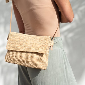 Handmade raffia bag, crossbody bag, women's bag, summer bag, natural, hand-woven, made in Madagascar,  shoulder bag, straw bag