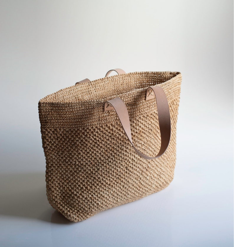 Handmade raffia bag, beach bag, women's bag, summer bag, natural, hand-woven, made in Madagascar, shoulder bag, image 1
