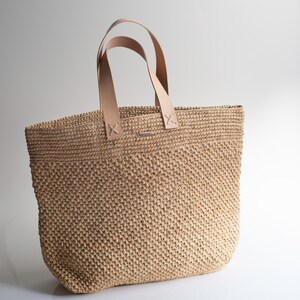 Handmade raffia bag, beach bag, women's bag, summer bag, natural, hand-woven, made in Madagascar, shoulder bag, image 3