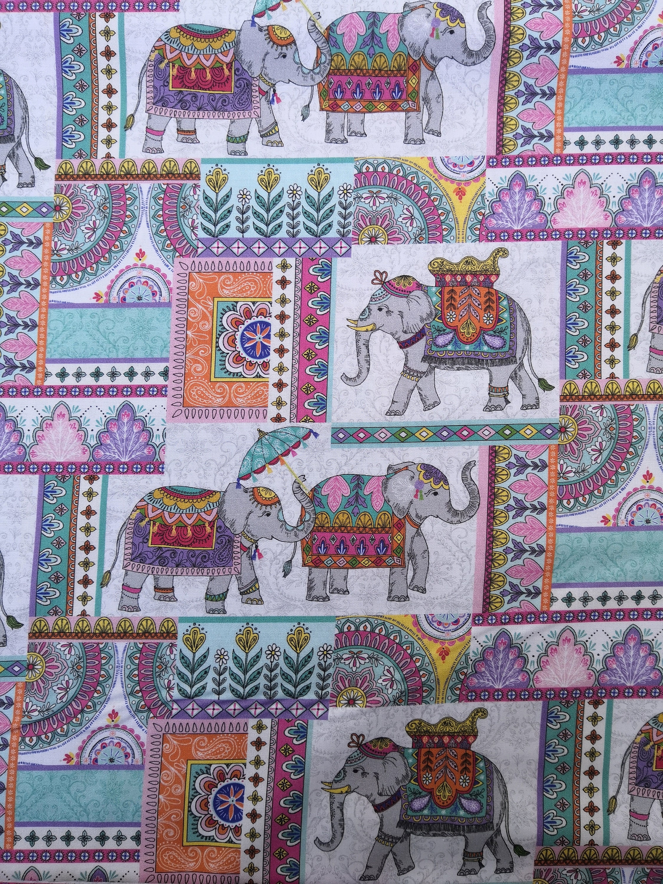 Grande Tapisserie Murale Éléphant Patchwork Perlé - Broderie Main Inde 150x100cm