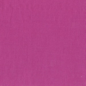 Peut inclure: Un tissu magenta uni, avec une texture tissée subtile.