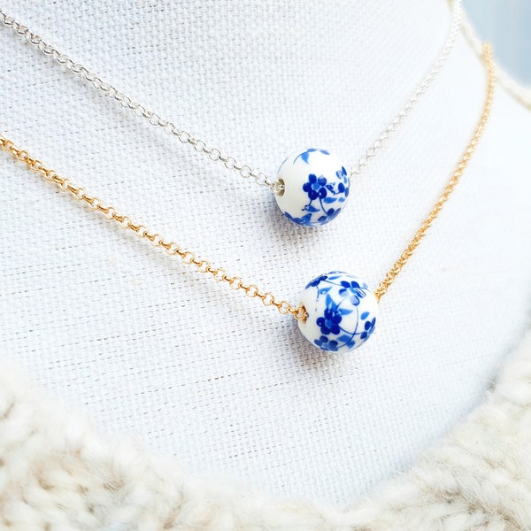 Delft Blue Necklace, Simple Bead Necklace, Dutch Necklace with Ceramic Bead, Thin Gold Necklace Beaded, Delftsblauw Jewelry, Delft Necklace