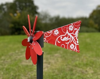 Rotes Deko-Windrad mit Blumenmuster, Windspiel Garten, Windmühle Metall, Gartendekoration, Gartenstecker, Flagge, Fahne, rot, outdoor, Blume