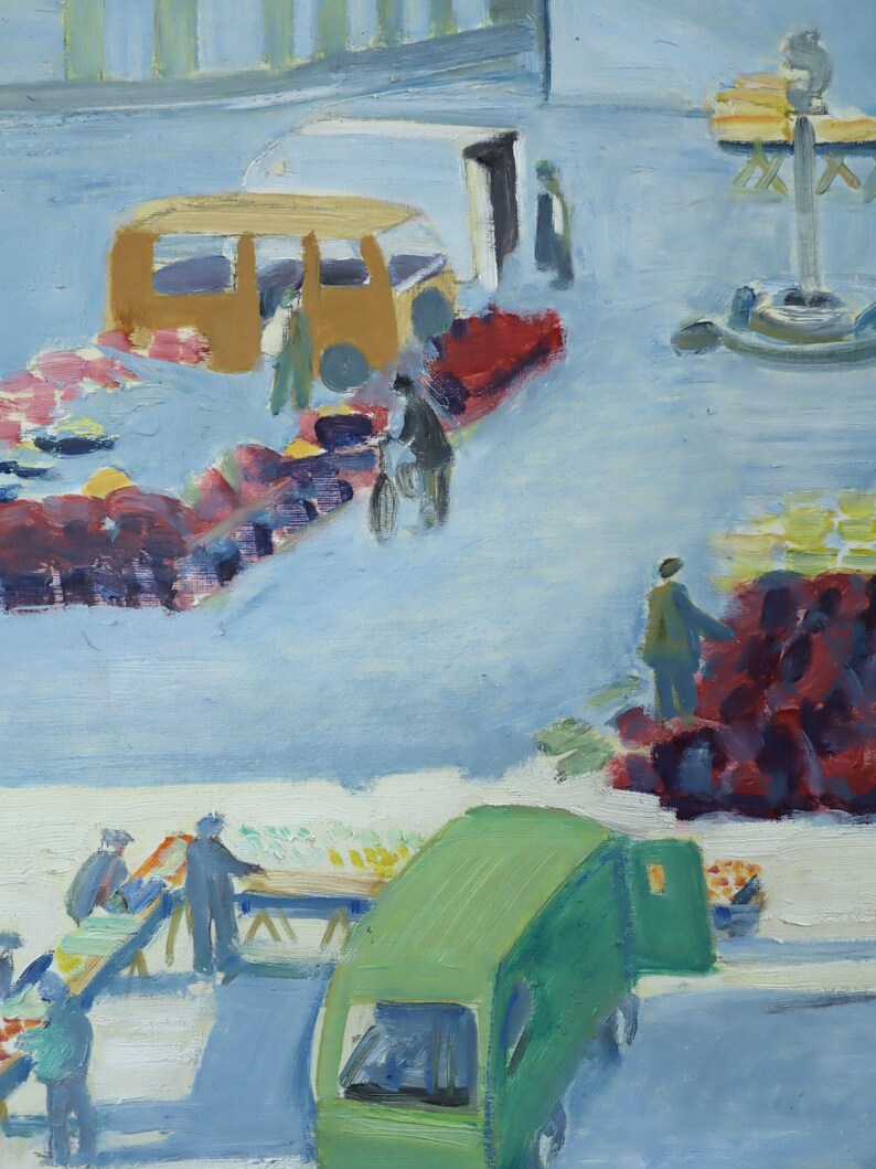 Pode incluir: Pintura impressionista de uma cena de mercado. Uma carrinha amarela e um cami&atilde;o verde s&atilde;o vis&iacute;veis, juntamente com figuras de pessoas. A cena &eacute; pintada em tons de azul, amarelo, vermelho e verde, com foco na atividade do mercado.