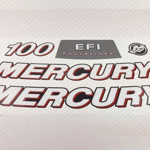 以下が含まれることがあります： 白と赤のMercury船外機用デカールセット。デカールには、「Mercury」、「100」、「EFI FourStroke」の文字が含まれています。