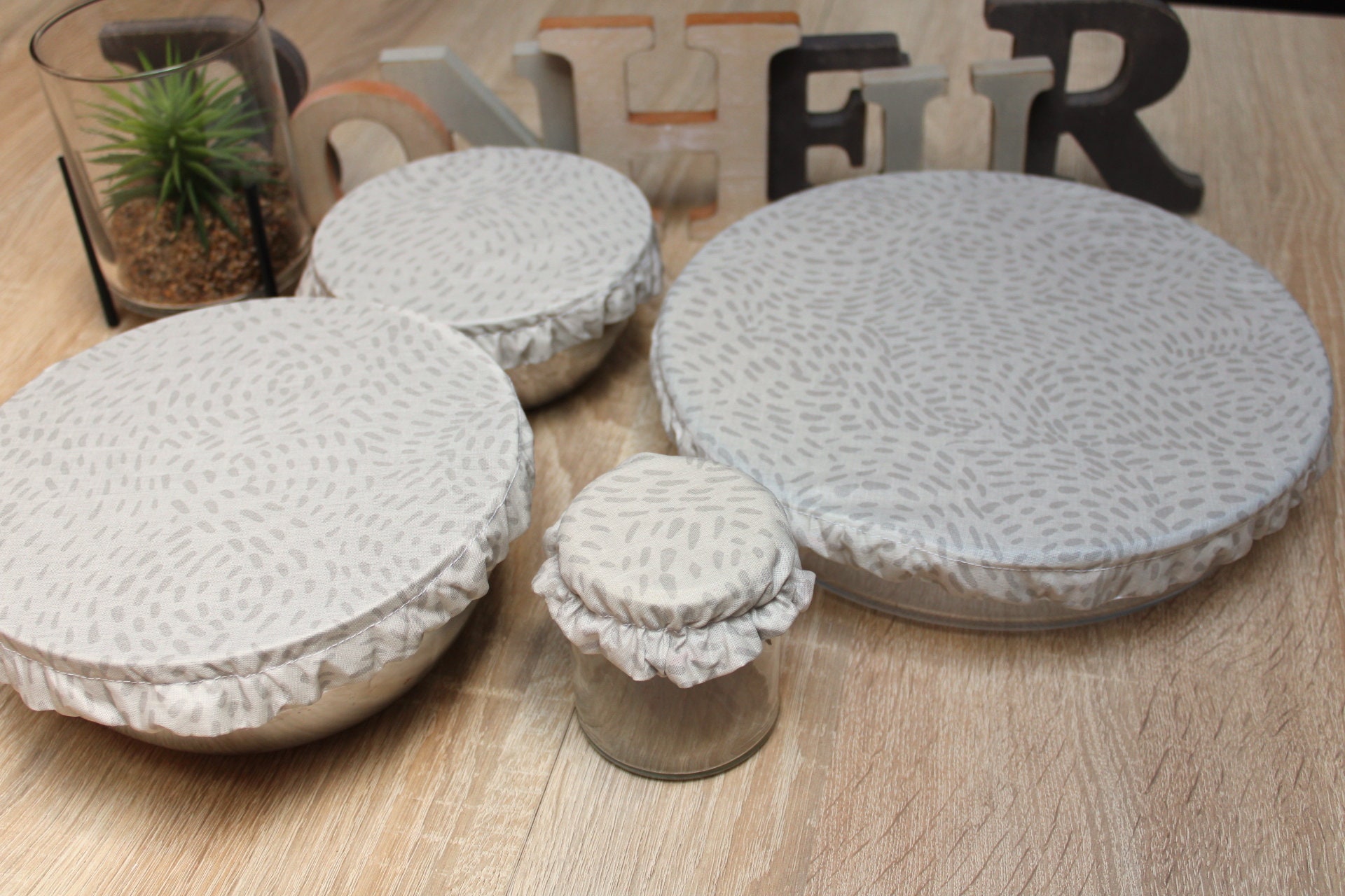 Charlotte Couvre-Plat à Motif Réutilisable