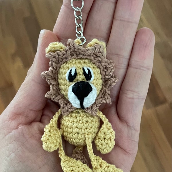 PDF crochet pattern, Theo the lion, keychain, bag charm