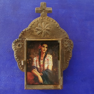 Rustic Mexican tin nicho  Beautiful Mexican Señorita senorita lady maria Jesus Helguera wall hanging folk art rusty shadow box