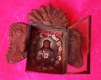 Rustic Mexican Jesus Christ tin wall hanging nicho folk art rusty Catholic church player