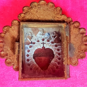 Rustic Mexican Flaming Sacred Heart Jesus Christ  tin wall hanging nicho folk art rusty Catholic church player cross crown of thorns roses