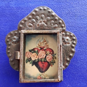 Rustic Mexican Flaming Sacred Heart Jesus Christ  tin wall hanging nicho folk art rusty Catholic church player cross crown of thorns roses