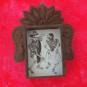 Mexican day of the dead  mexican couple dancing traditional mexican dance cartoon rustic nicho tin wall hanging Jose Guadalupe Posada