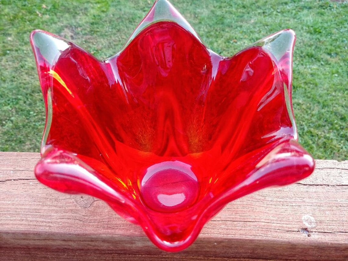 Vintage Mid Century Modern Tulip Vase Red Art Glass Circa Etsy