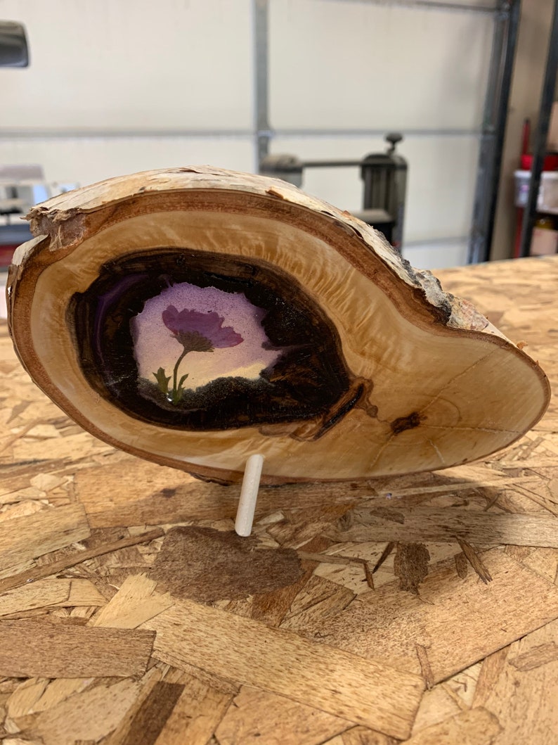 Flower and wood desk clock