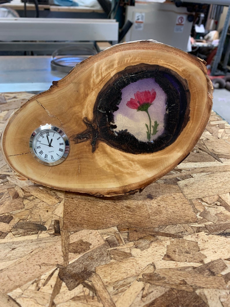 Flower and wood desk clock