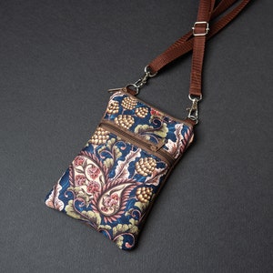 BEBOKI Cartera de viaje para teléfono celular, bolso bandolera pequeño para pasaporte, bolso de hombro para iPhone 13, bolso bandolera Samsung Galaxy S10 - color fantasía