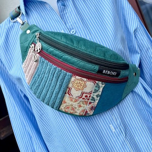 Riñonera de patchwork "Orient Velvet": riñonera de terciopelo acolchado con correa bordada + minicartera de regalo. Hecha a mano en Polonia. BEBOKI