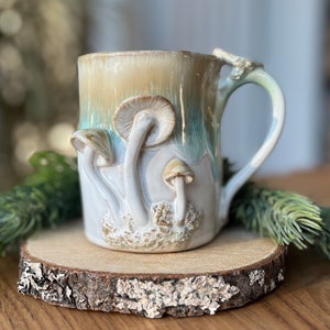 Mushroom cup with thumbrest, ceramic 3d mug, handmade stoneware cups, Magic mushrooms mugs, cute pottery, beautiful gifts, KikiiArt