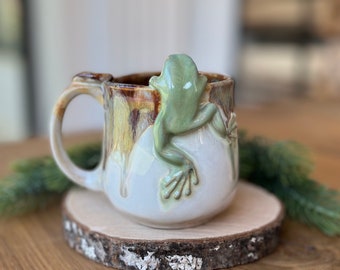 Funny frog mug with mushrooms, 10 fl oz / 300 ml, pottery mug handmade, small coffee cup stoneware, 3d ceramic mug