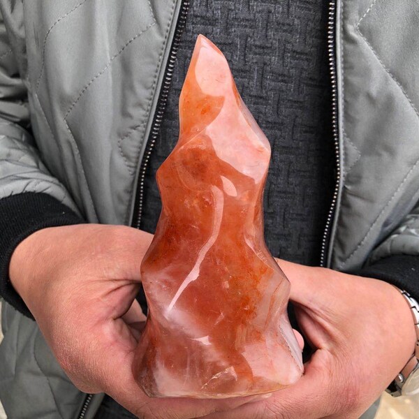 Natural red crystal flame quartz crystal flame point healing random 1pc