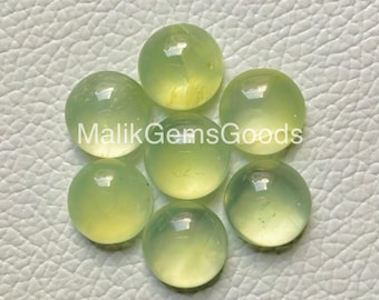 Cabochon rotondo di prehnite naturale: gemma verde (da 6 mm a 15 mm)