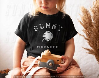 Bella Canvas 3001t ブラック キッズ T シャツ モックアップ、子供用 T シャツ モックアップ、ボヘミアン T シャツ モックアップ、モデル T シャツ モックアップ、Bella Canvas 3001t キッズ