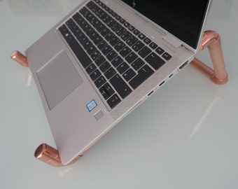 Supporto per laptop/notebook in rame per scrivania da ufficio domestico, supporto minimalista ed elegante per un posto di lavoro ergonomico