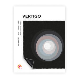 Puede incluir: Un patrón de colcha en blanco y negro llamado "Vertigo" de Augusto Garcia. El patrón presenta una serie de círculos concéntricos en tonos de gris y azul.