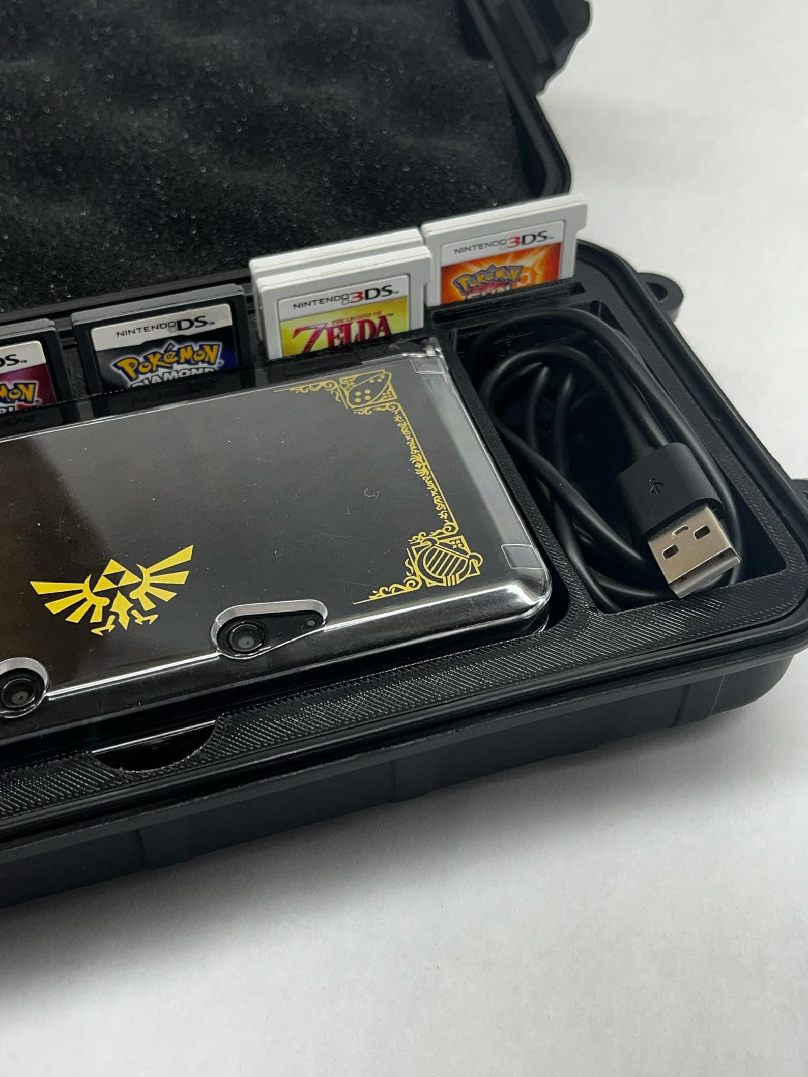 nintendo-old-3ds-non-xl-carrying-case-durable-stylish-protection