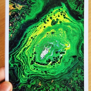 Stampa di pesce, arte marittima, scheletro dipinto sotto il mare - Poster psicologico tropicale verde acqua, fantasy gotico di mARTishasea ucraino
