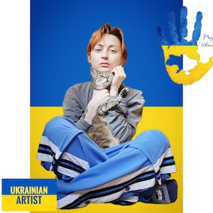 Ik sta met Oekraïne, bid voor Oekraïne Digitale Oekraïense vrouw solidariteit Oekraïne Oekraïense kunstenaars winkels vlag digitaal bestand download Instant