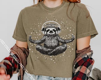Casque paresseux céleste Comfort Colors® T-shirt graphique grunge pour mélomanes Livre audio Jolie chemise paresseux Cottagecore vintage Rétro amoureux des animaux