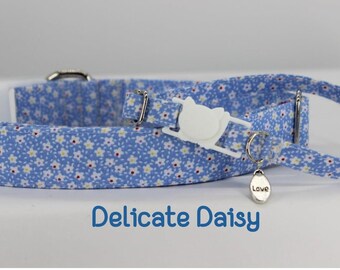 Blue White Flower Dog/Cat Collar, Floral Daisy Dog/Cat Collar Breakaway, Summer Cat Collar Nature,   Cotton Cat/Dog Collar,  Gift for Mom