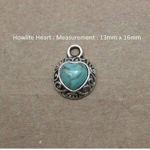 Puede incluir: Un colgante de plata con un dije de coraz&oacute;n de howlite turquesa. El colgante mide 13 mm por 16 mm. Howlite Heart : Measurement : 13mm x 16mm