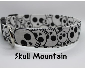 Skull Pirate Crossbone Dog Collar, Skeleton White &Black Dog Collar, Spooky Halloween Dog Collar, Gothic Medical Bones Anatomy Dog Collar