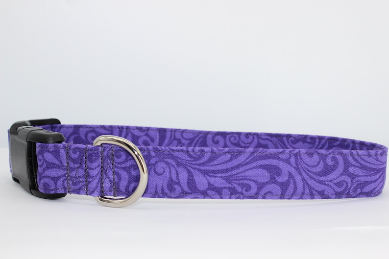 Dog collar purple and  plum with  black buckle