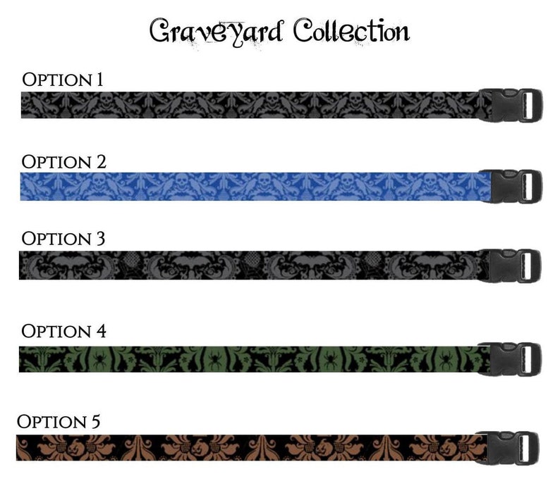 Pu&ograve; includere: Cinque diverse opzioni per un cinturino in tessuto con motivo damascato bianco e nero con un design a forma di teschio. Il cinturino ha una fibbia in plastica nera. Le opzioni includono nero, blu, grigio, verde e marrone.