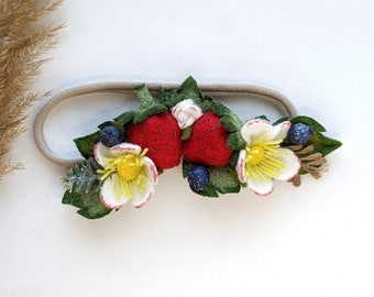 Red strawberry headband, strawberry birthday party , summer fruit hair accessories, strawberry baby look, strawberry photo prop