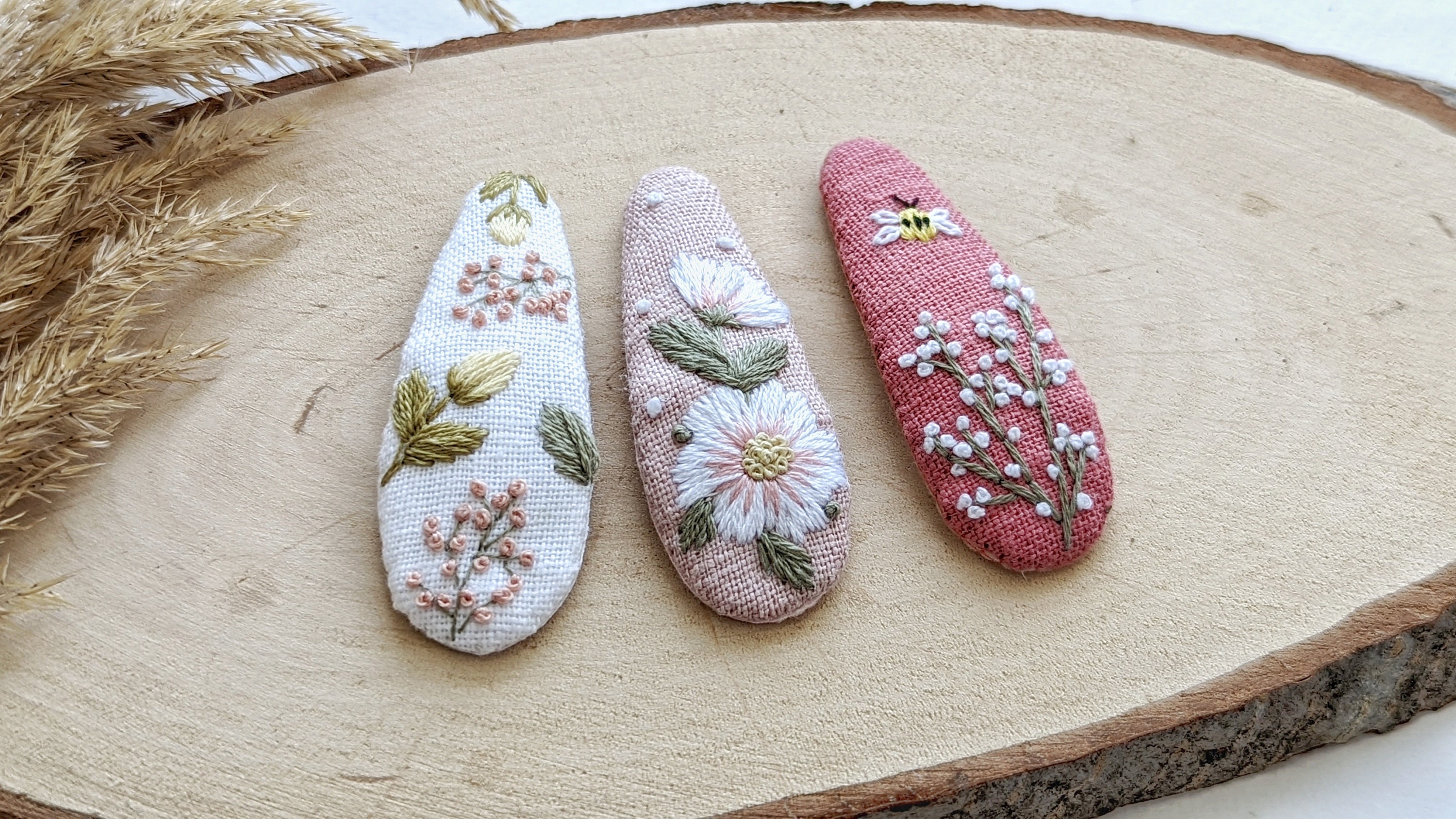 最新作の Embroidered Hair Clip, Flowers Baby Barrette, White Flower スタイリング剤